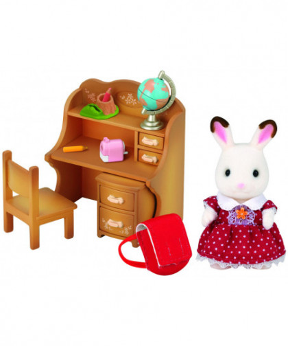 LA FILLE LAPIN CHOCOLAT ET BUREAU